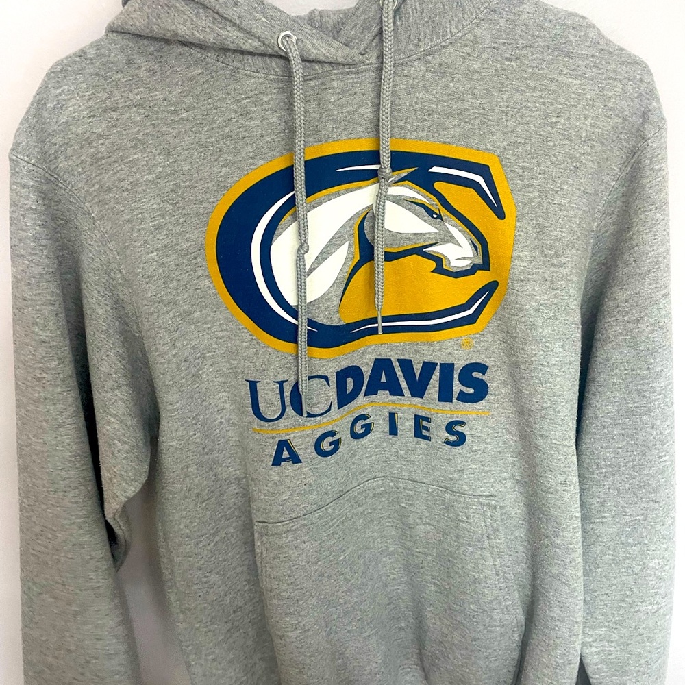 UC Davis grey sweatshirt size small, good condition!